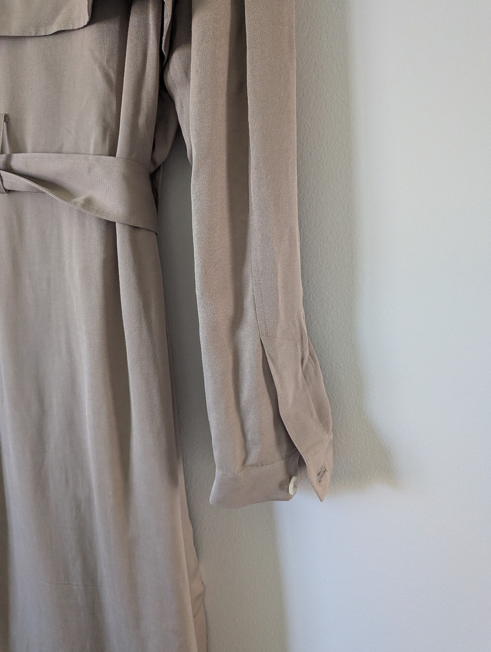 NWT! Darling Overcast Lightweight Belted Trench Coat In Tan M - Picture 9 of 12